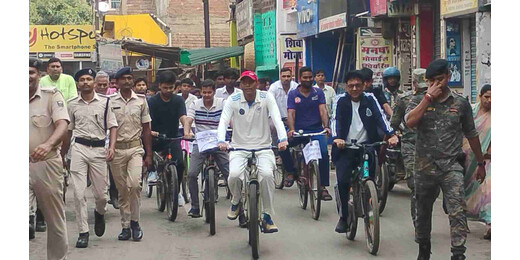 डीएम के नेतृत्व में निकली पर्यावरण जागरूकता रैली, शहीदों को भी दी श्रद्धांजलि
